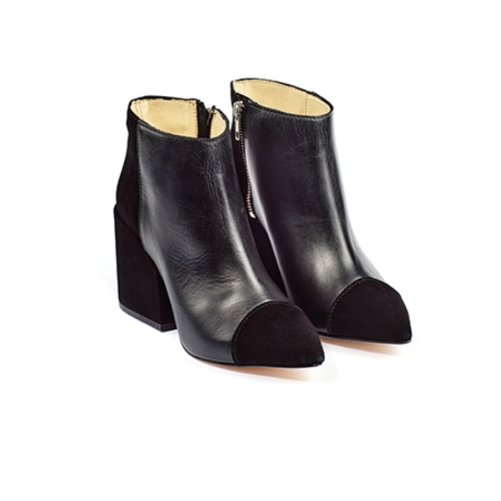 **SOLD**Ouigal Andy Black Suede and Leather Booties 37